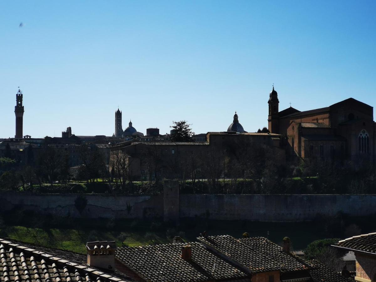 Affaccio Su Siena,Vicino Al Centro, Con Garage Apartment Luaran gambar
