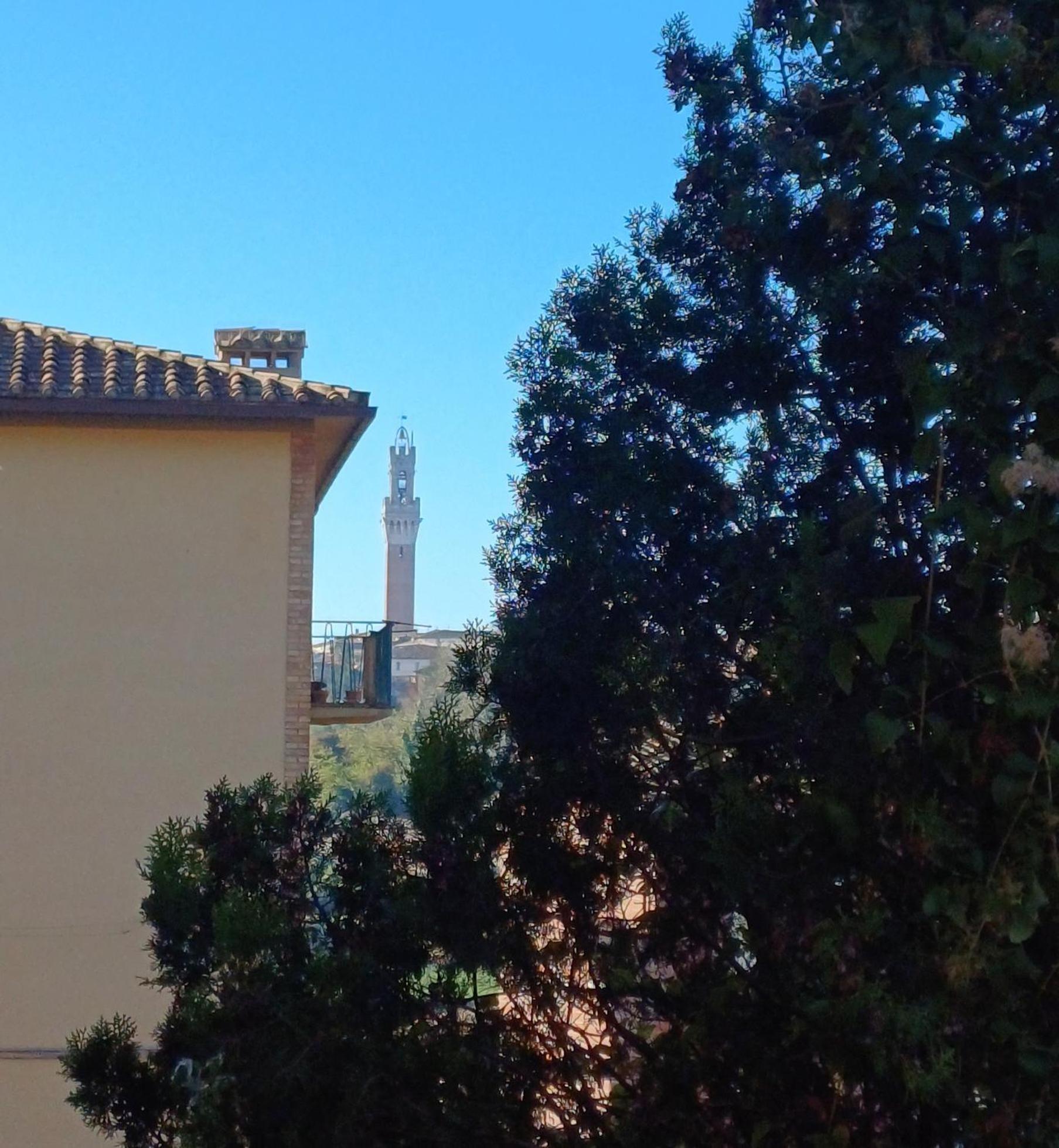 Affaccio Su Siena,Vicino Al Centro, Con Garage Apartment Luaran gambar