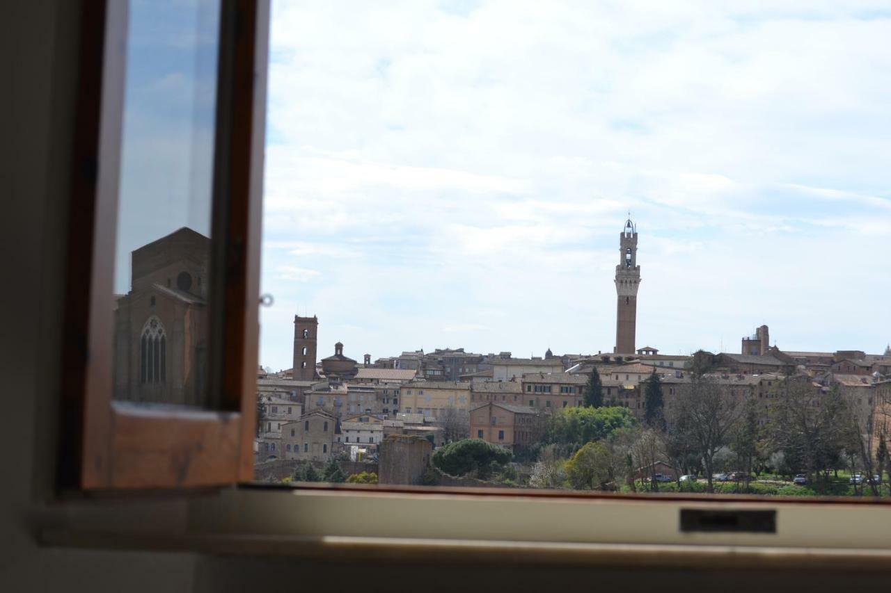 Affaccio Su Siena,Vicino Al Centro, Con Garage Apartment Luaran gambar