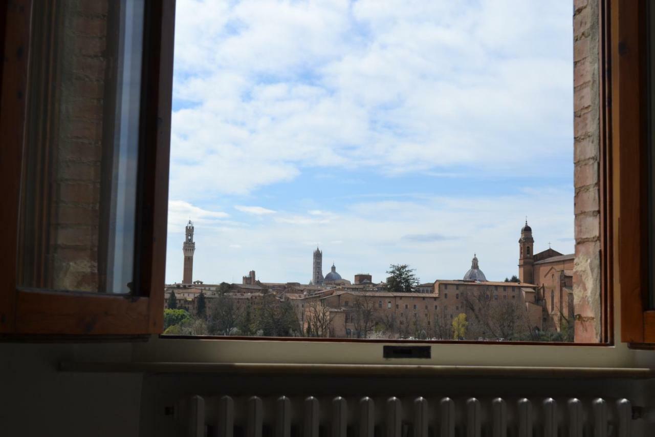 Affaccio Su Siena,Vicino Al Centro, Con Garage Apartment Luaran gambar
